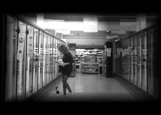 Dice Raw (@DiceRaw) – Someone Loves You Feat @Raheem_DeVaughn) & @AishaThalia [Music Video]